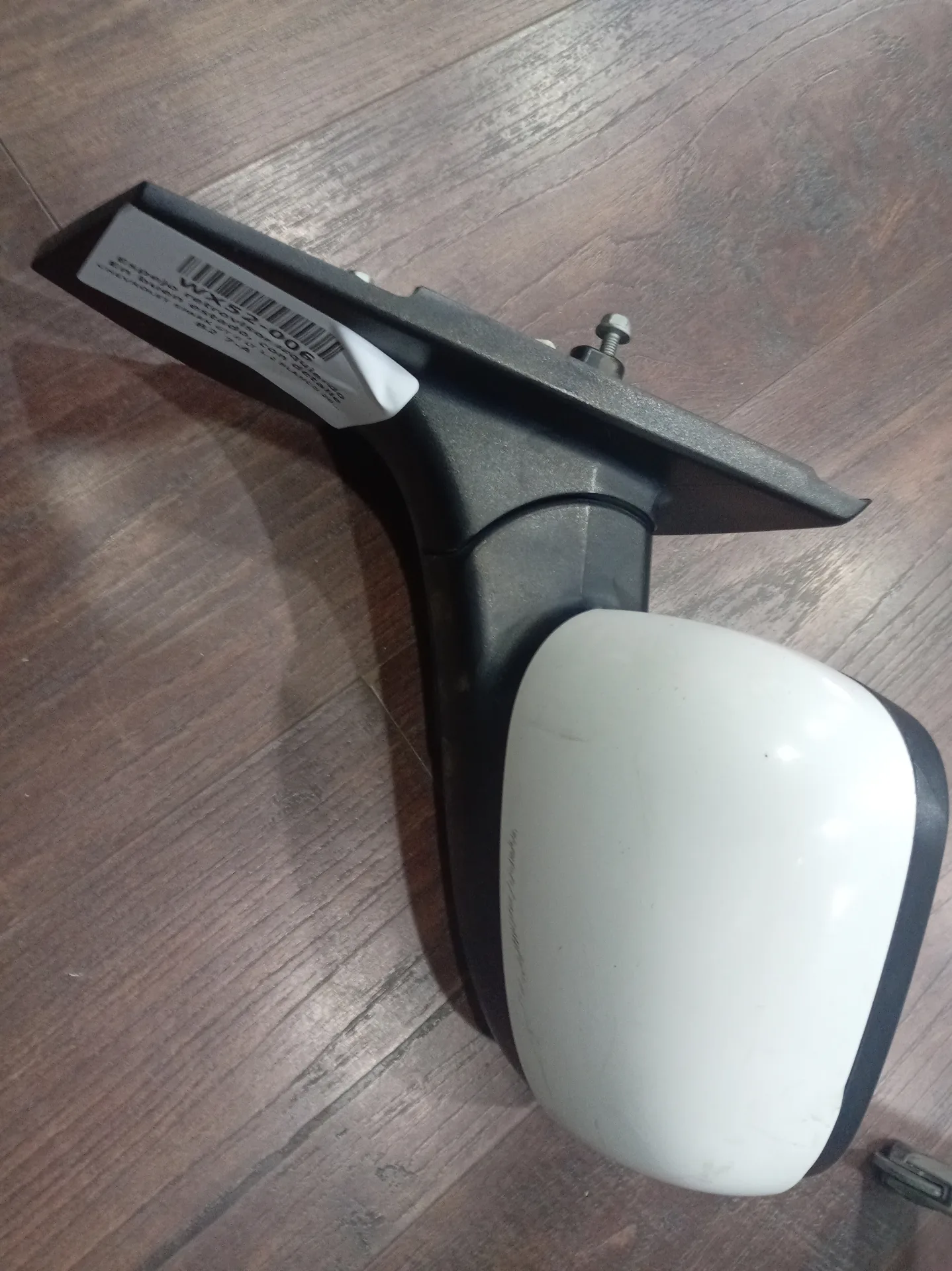 Espejo retrovisor Izquierdo En buen estado, con detalle