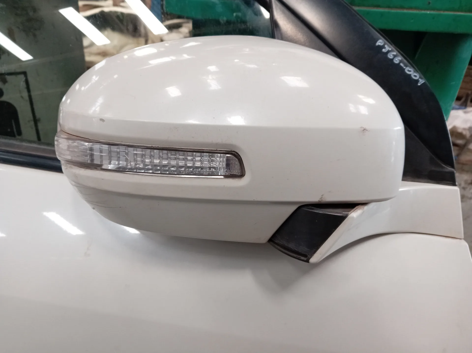 Espejo retrovisor Derecho