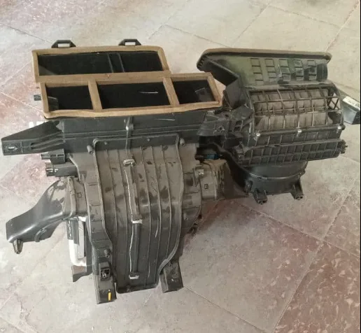 Conjunto de aire acondicionado en buen estado funcionando