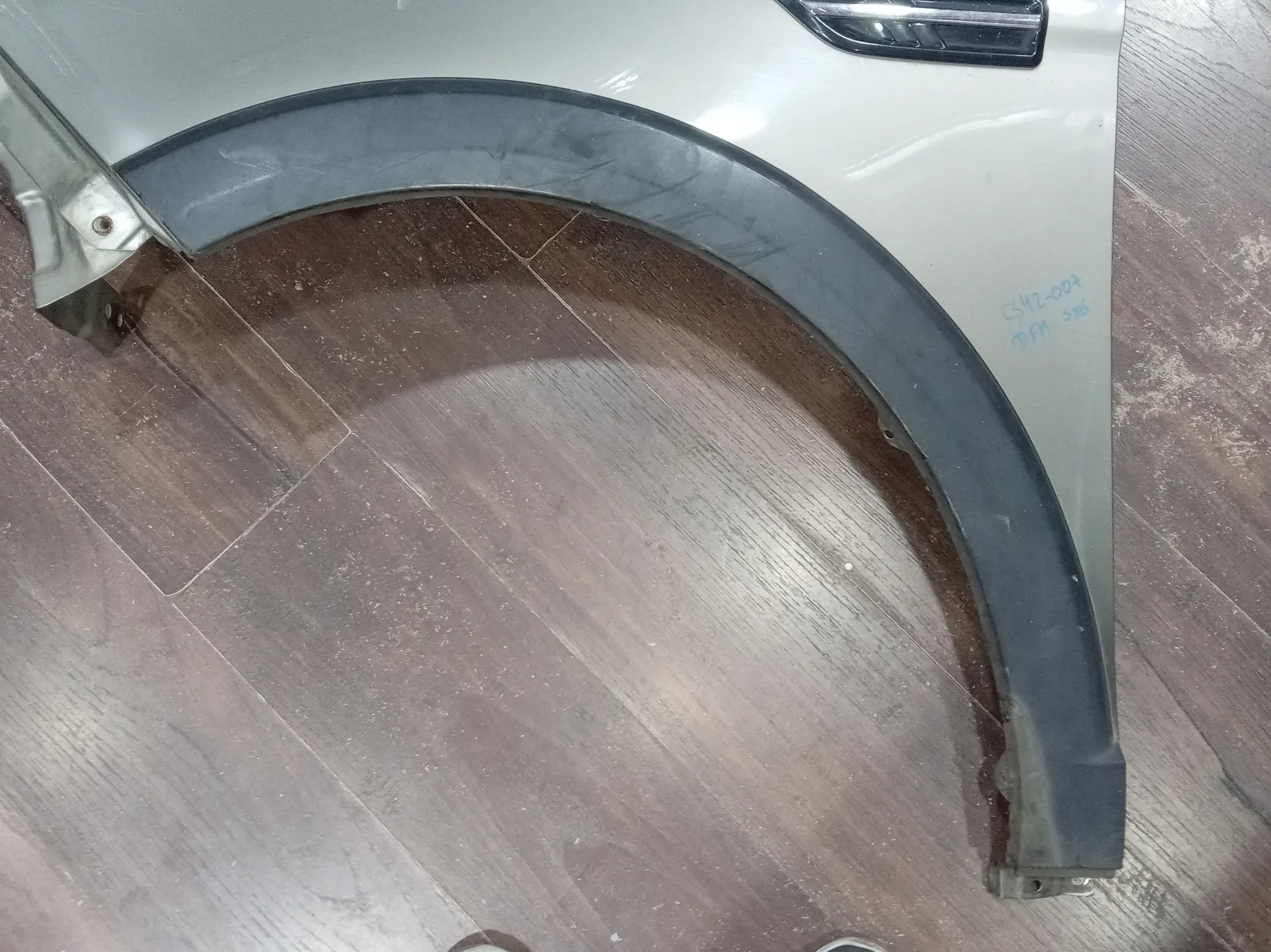 Moldura de rueda Delantero Izquierdo