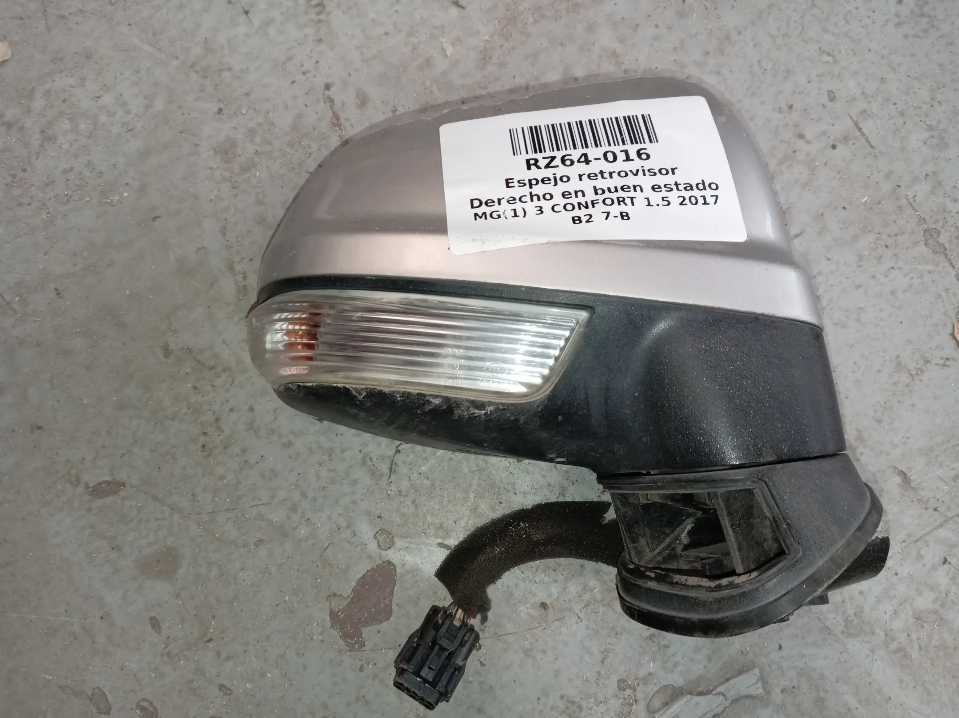 Espejo retrovisor Derecho en buen estado